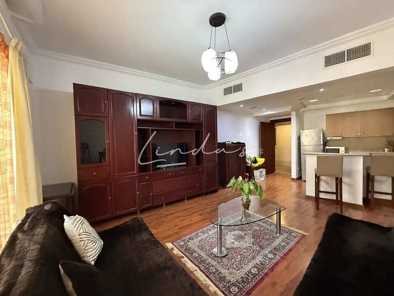 Large 1BR | Silicon Arch | Family Living